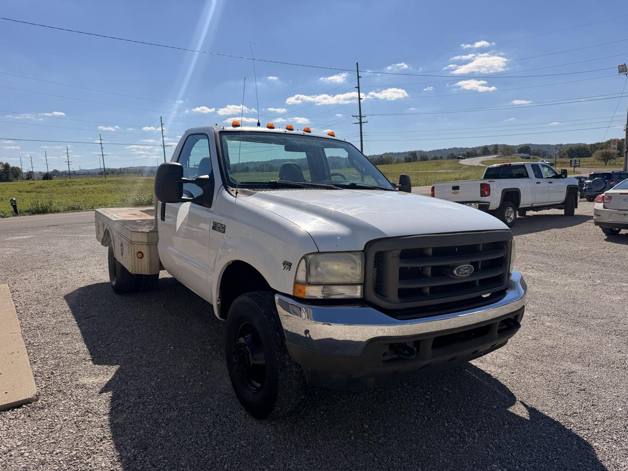 Ford Super Duty F-350 DRW Reg Cab 141" WB 60" CA XLT 4WD 2004