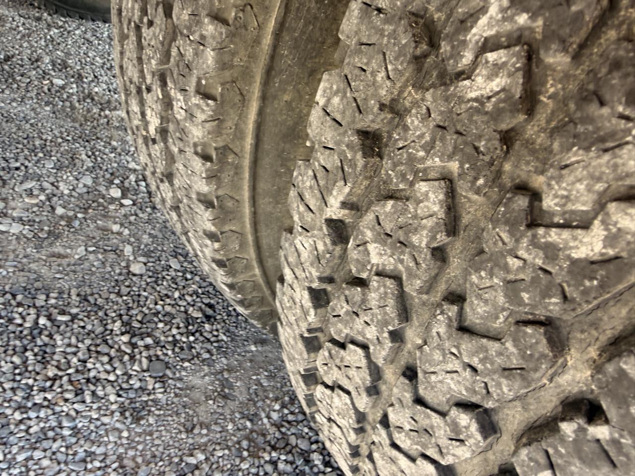 Ford Super Duty F-350 DRW Reg Cab 141" WB 60" CA XLT 4WD 2004