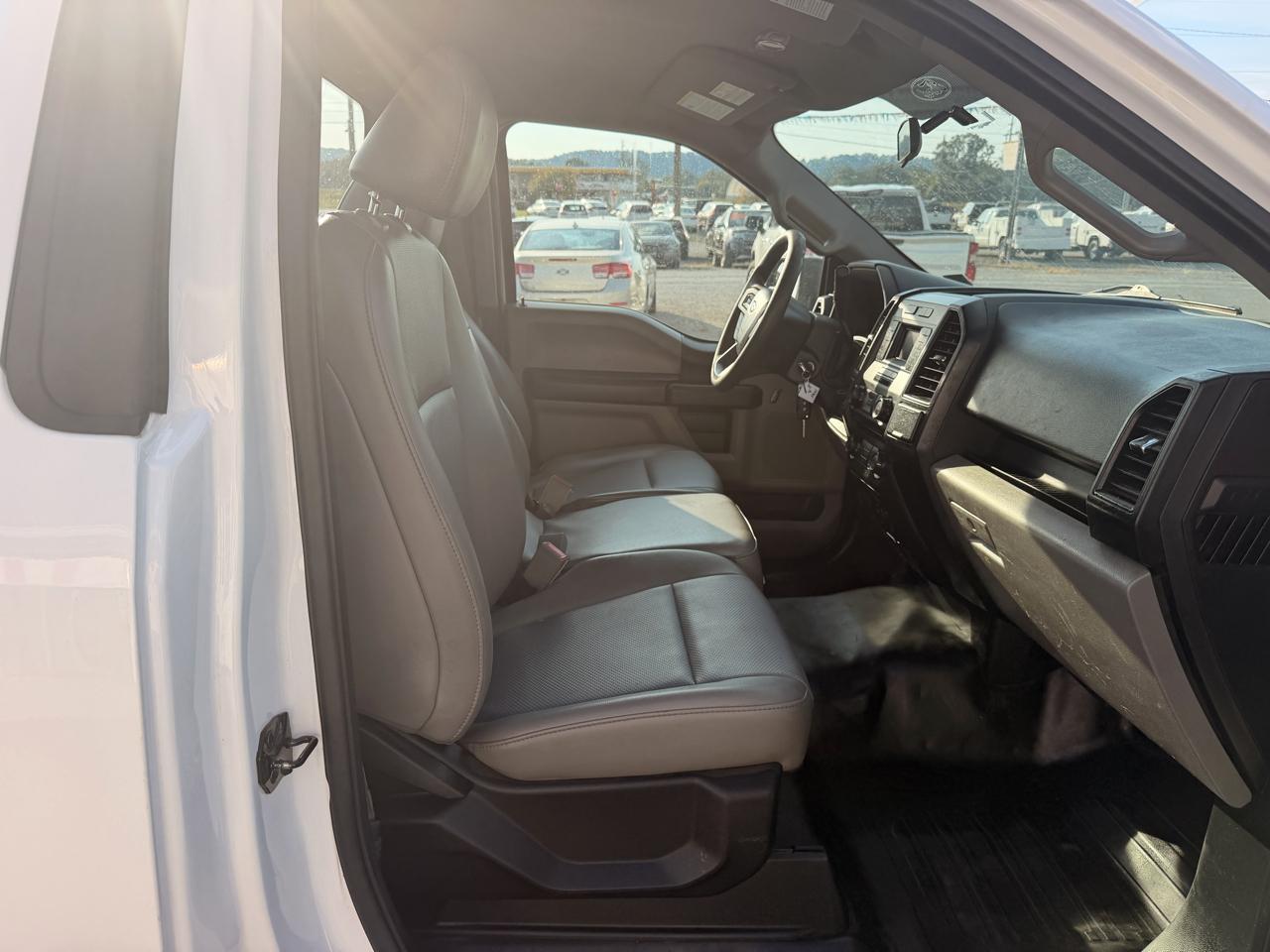 Ford F-150 XL 2WD Reg Cab 8' Box 2018