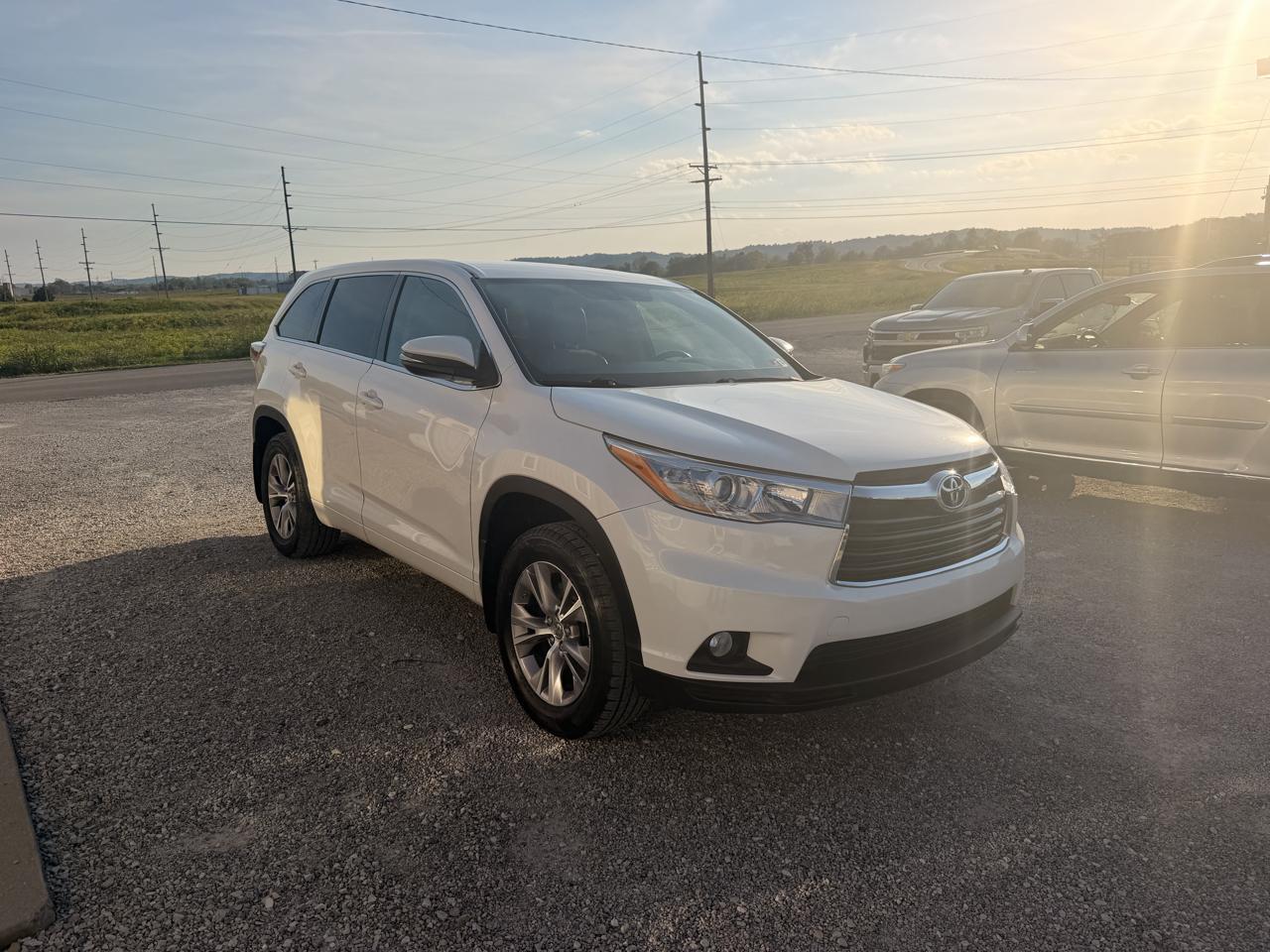 Toyota Highlander AWD 4dr V6 LE (Natl) 2015