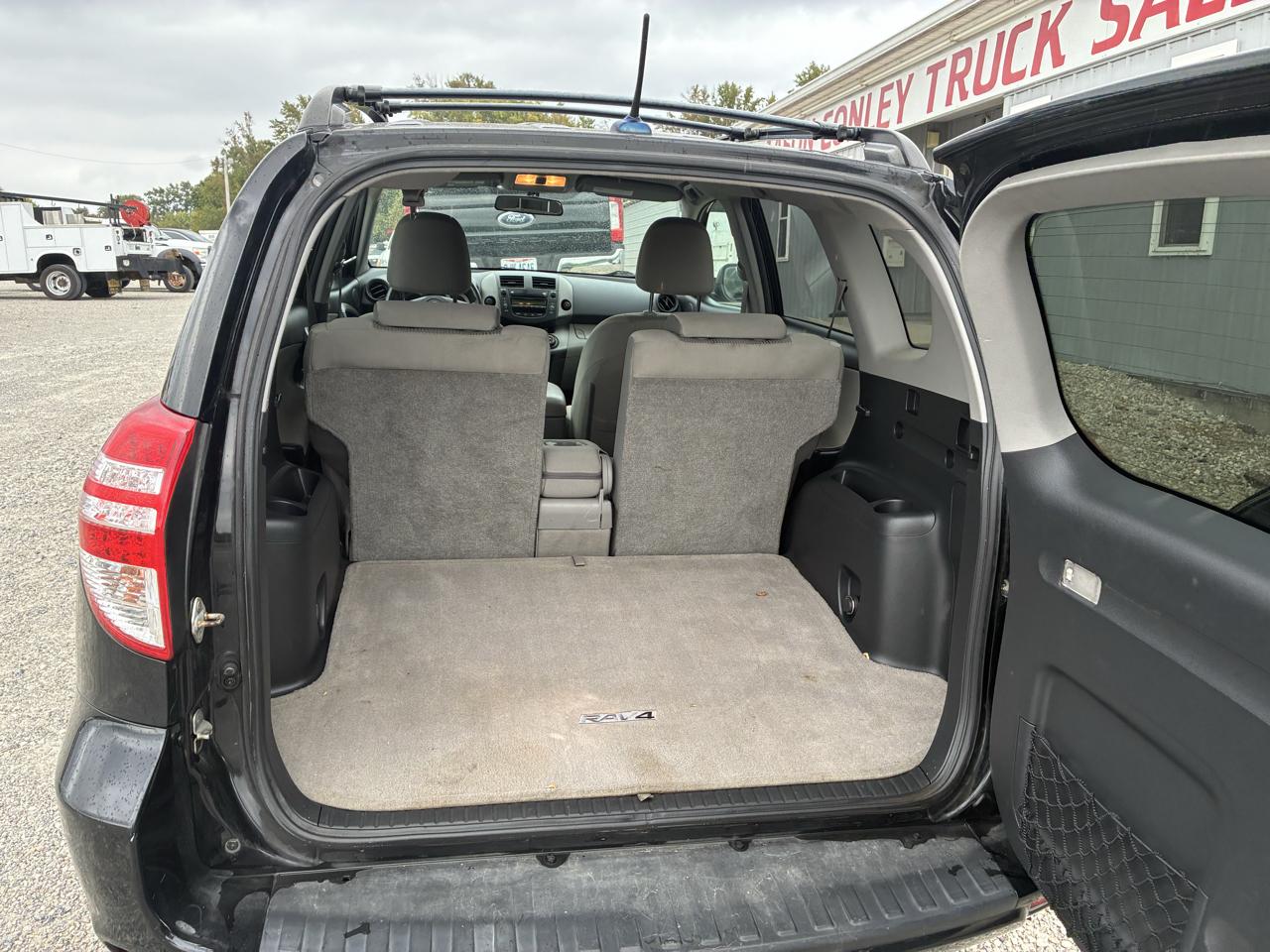 Toyota RAV4 FWD 4dr 4-cyl 4-Spd AT (Natl) 2009
