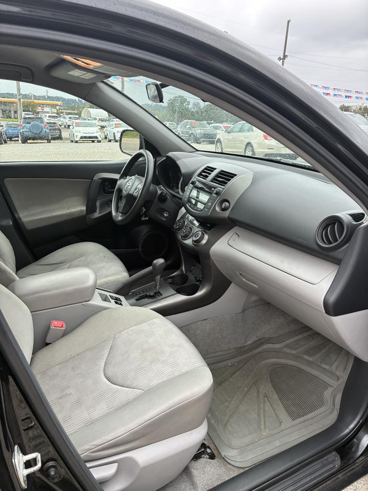 Toyota RAV4 FWD 4dr 4-cyl 4-Spd AT (Natl) 2009