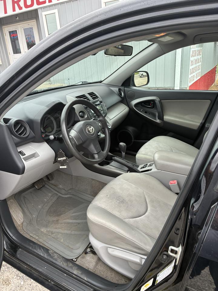 Toyota RAV4 FWD 4dr 4-cyl 4-Spd AT (Natl) 2009