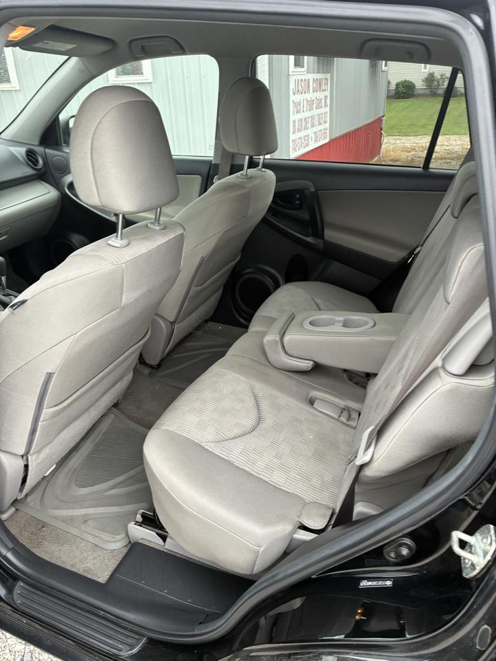 Toyota RAV4 FWD 4dr 4-cyl 4-Spd AT (Natl) 2009