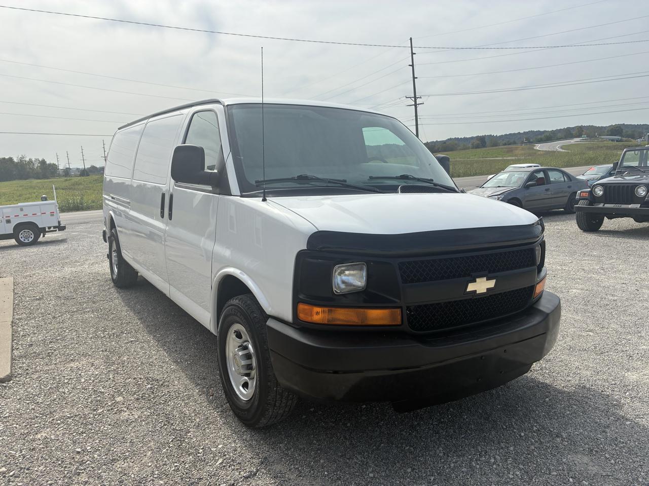 Chevrolet Express Cargo Van RWD 3500 155" 2014
