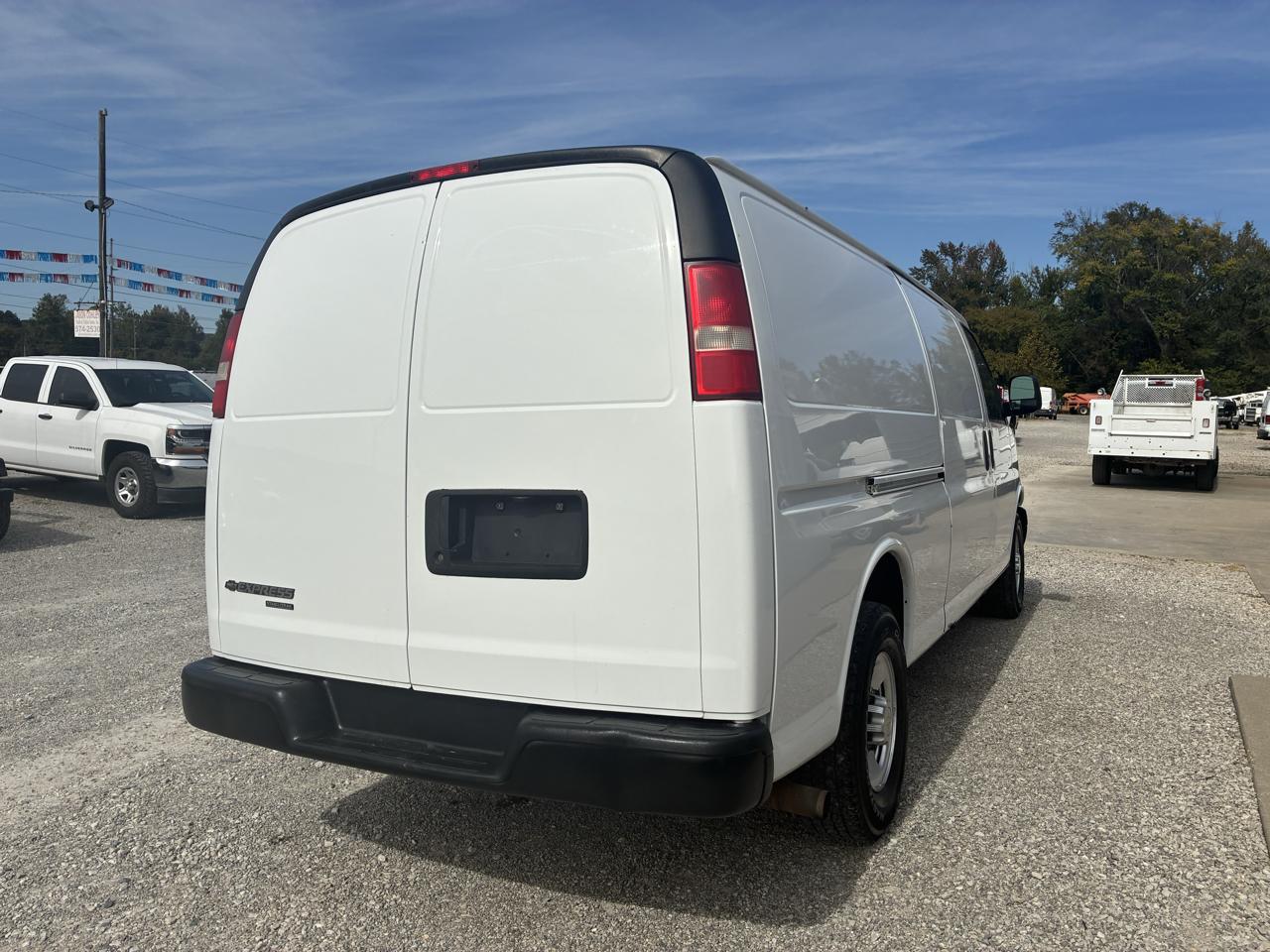 Chevrolet Express Cargo Van RWD 3500 155" 2014
