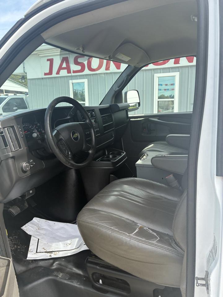Chevrolet Express Cargo Van RWD 3500 155" 2014