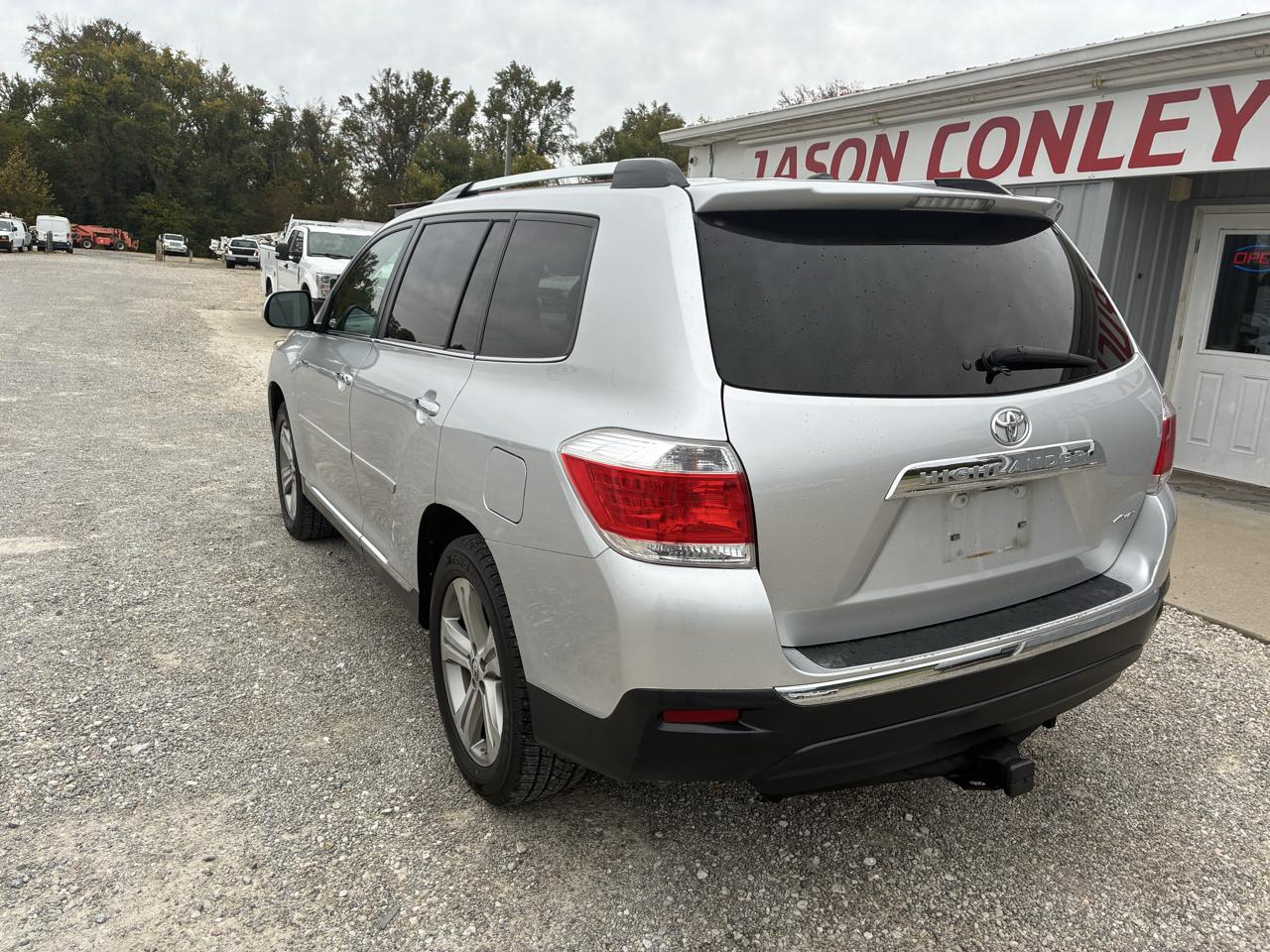 Toyota Highlander 4WD 4dr V6 Limited (Natl) 2011