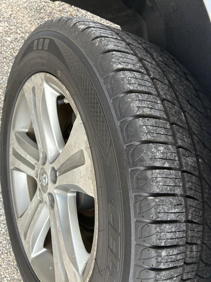 Toyota Highlander 4WD 4dr V6 Limited (Natl) 2011