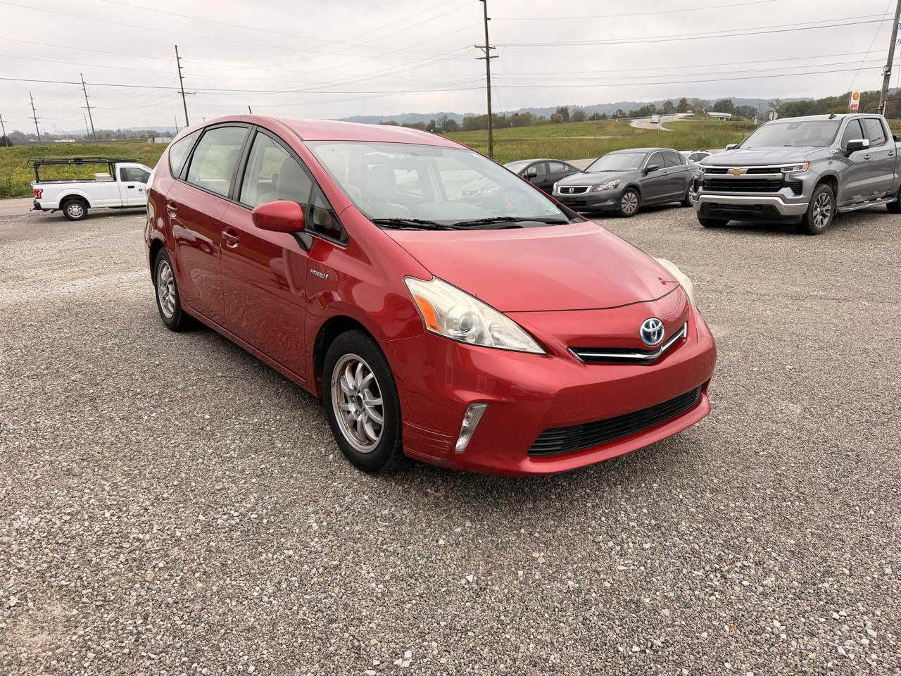 Toyota Prius V 5dr Wgn Three (Natl) 2013