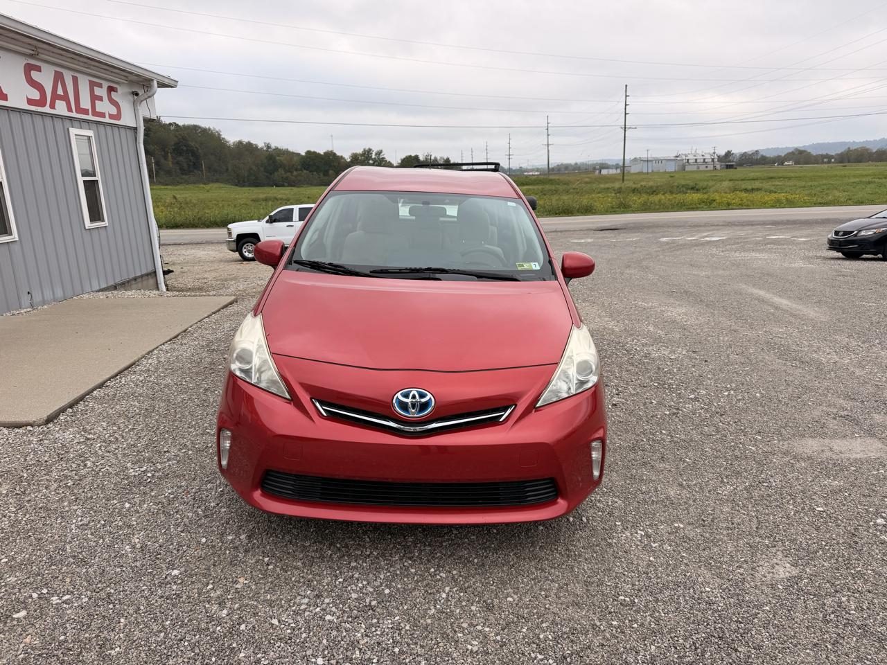 Toyota Prius V 5dr Wgn Three (Natl) 2013