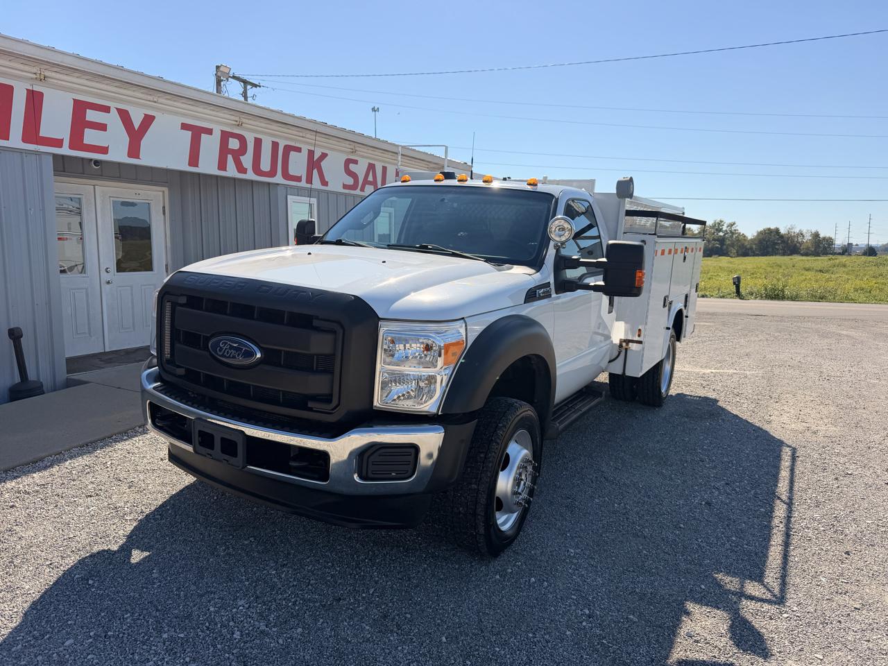 Ford Super Duty F-450 DRW 4WD Reg Cab 141" WB 60" CA XL 2015