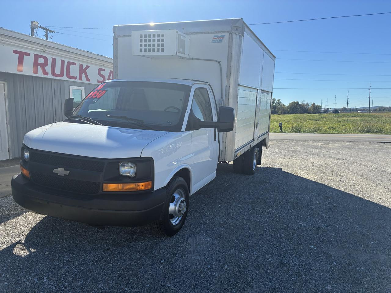 Chevrolet Express Commercial Cutaway 4500 Van 159" *Ltd Avail* 2016