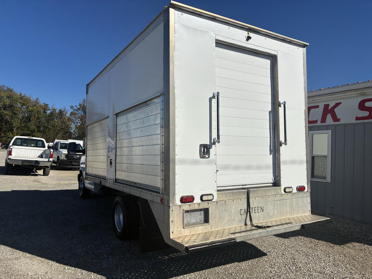 Chevrolet Express Commercial Cutaway 4500 Van 159" *Ltd Avail* 2016