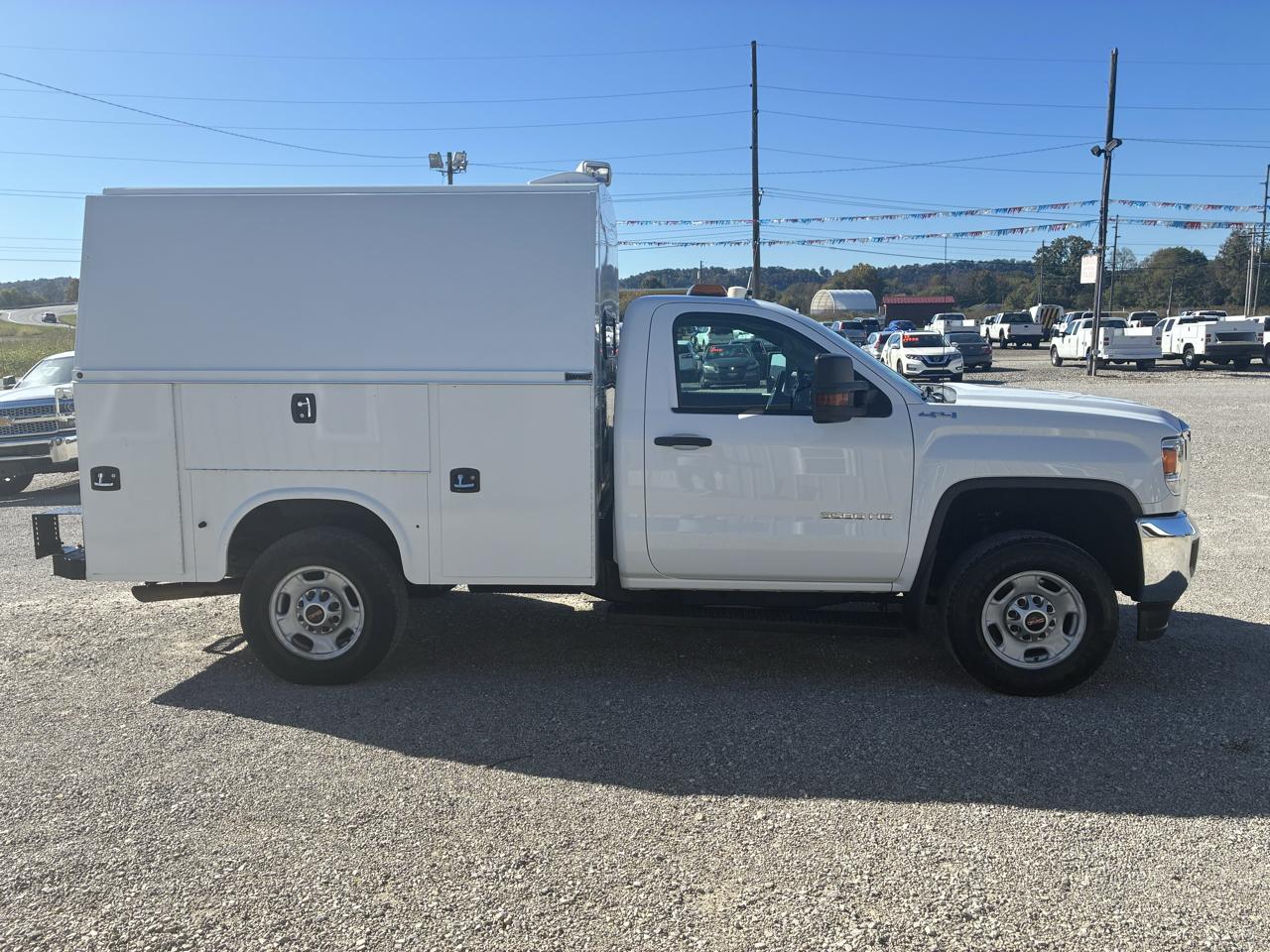 GMC Sierra 3500HD 4WD Reg Cab 133.6" 2017