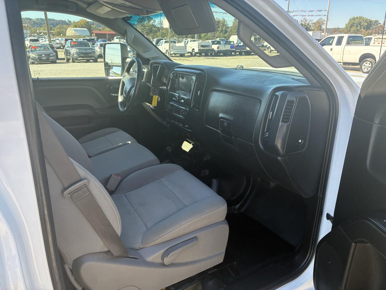 GMC Sierra 3500HD 4WD Reg Cab 133.6" 2017