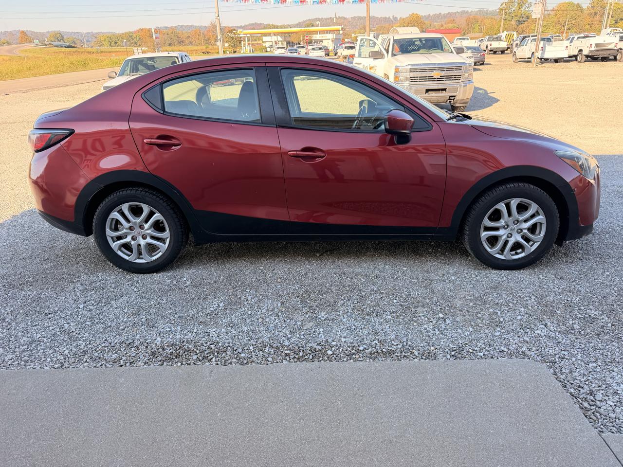 Toyota Yaris iA Manual (Natl) 2017