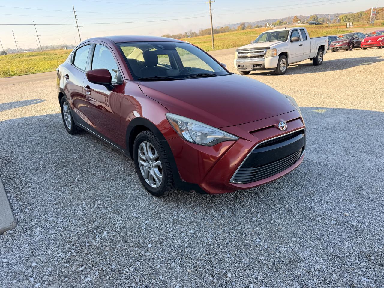 Toyota Yaris iA Manual (Natl) 2017