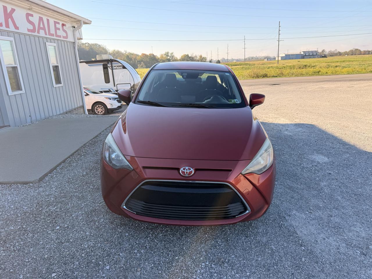 Toyota Yaris iA Manual (Natl) 2017