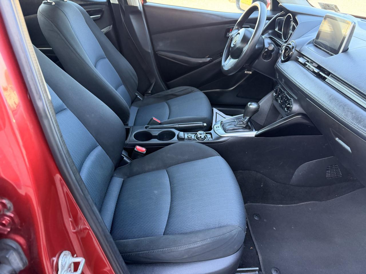 Toyota Yaris iA Manual (Natl) 2017