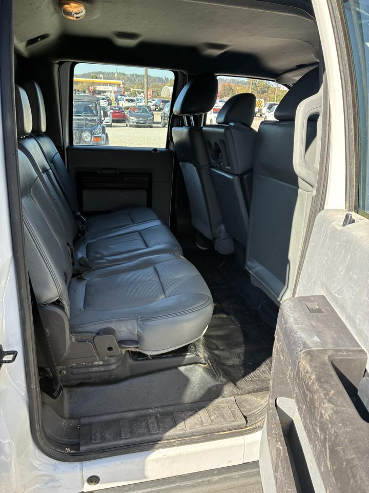 Ford Super Duty F-450 DRW 2WD Crew Cab 200" WB 84" CA XL 2013