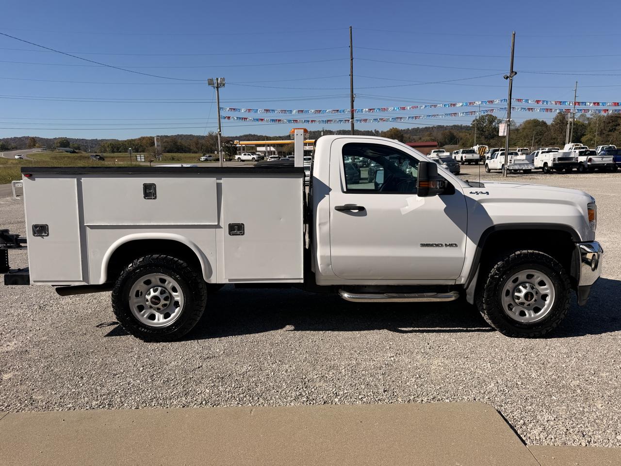 GMC Sierra 3500HD 4WD Reg Cab 133.6" 2016
