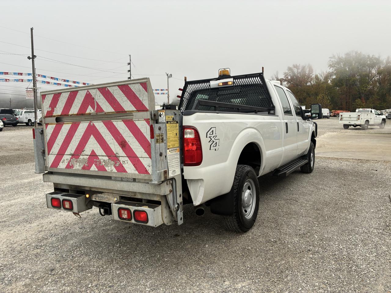 Ford Super Duty F-350 SRW 4WD Crew Cab 172" XL 2012