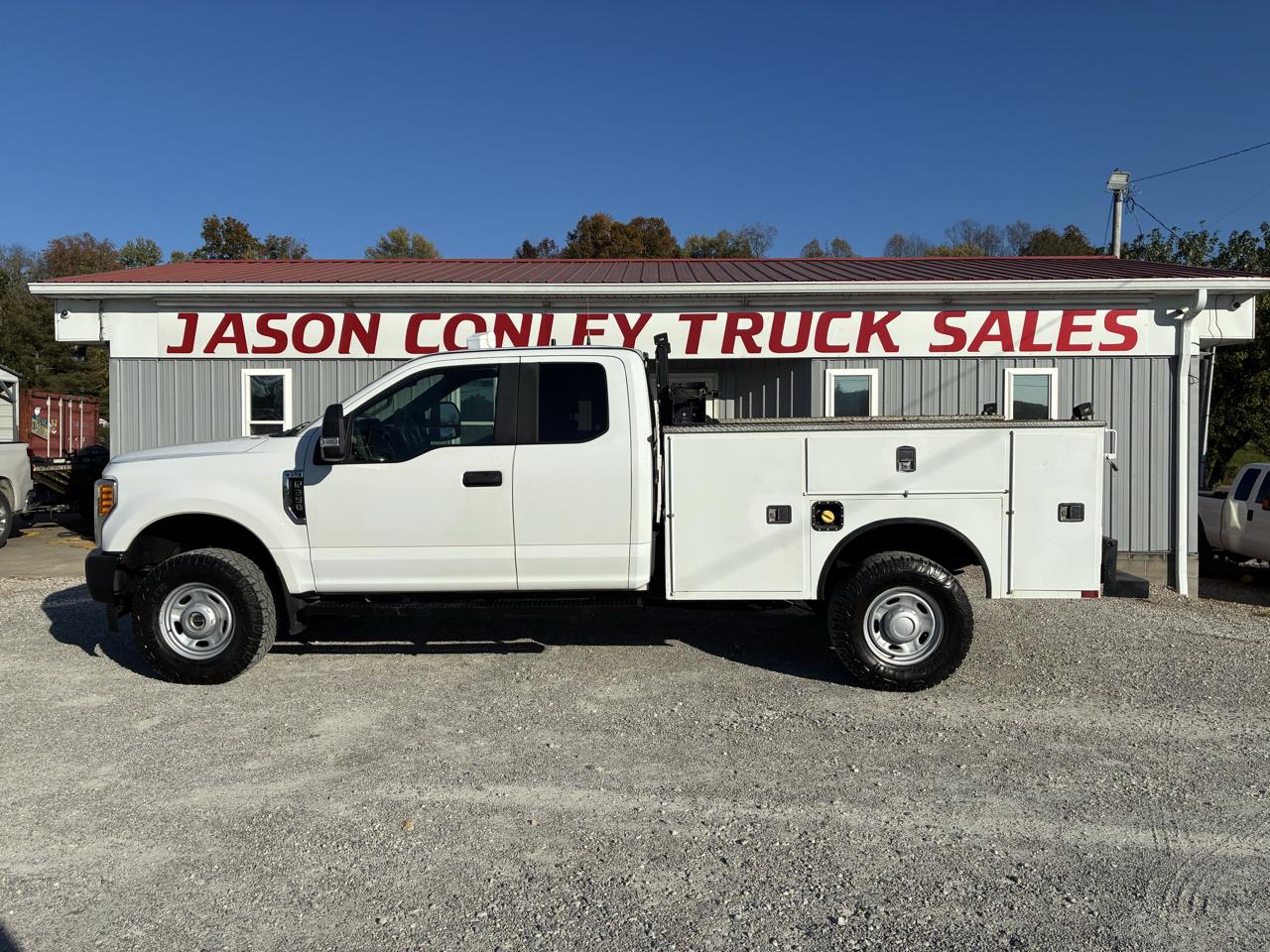 2017 Ford Super Duty F-350 SRW XL 4WD SuperCab 8' Box
