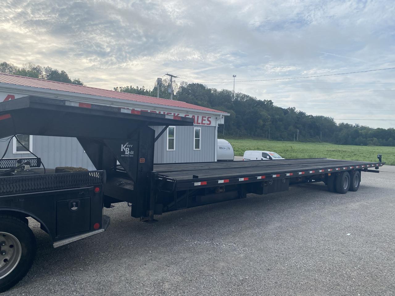 2019 Kerr-Bilt Gooseneck Hydraulic Tilt 