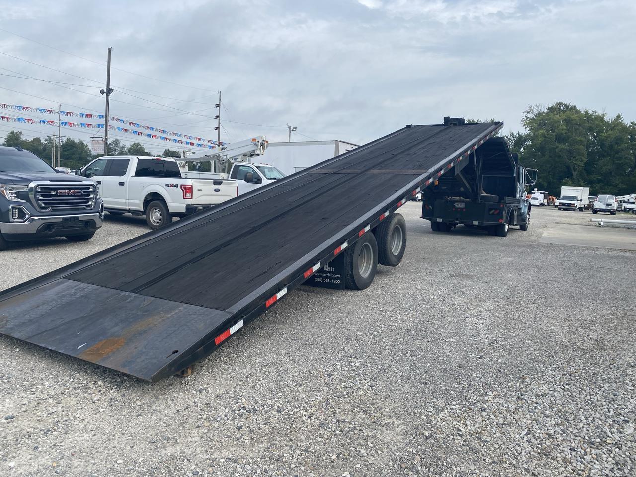 Kerr-Bilt Gooseneck Hydraulic Tilt  2019