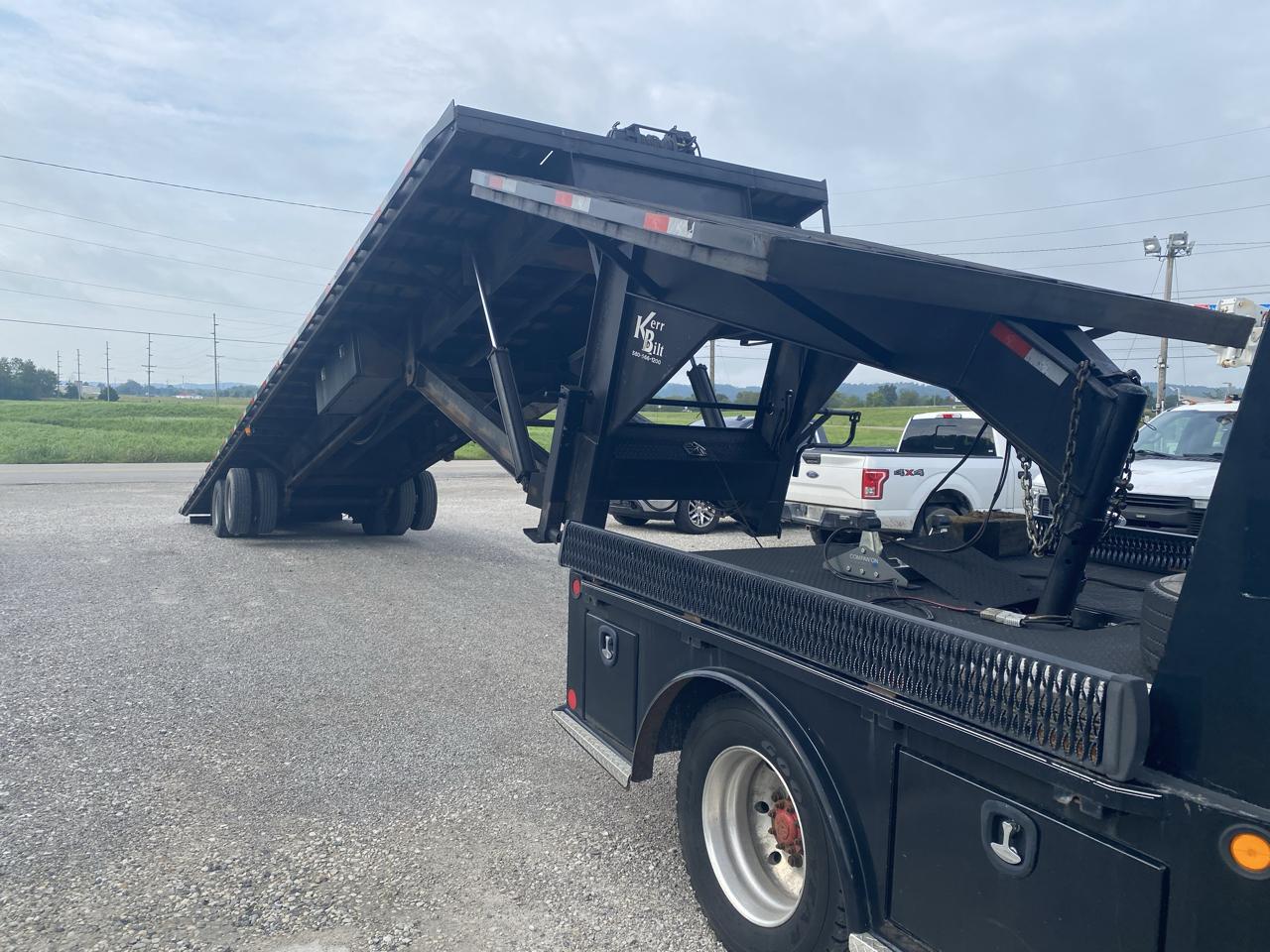 Kerr-Bilt Gooseneck Hydraulic Tilt  2019