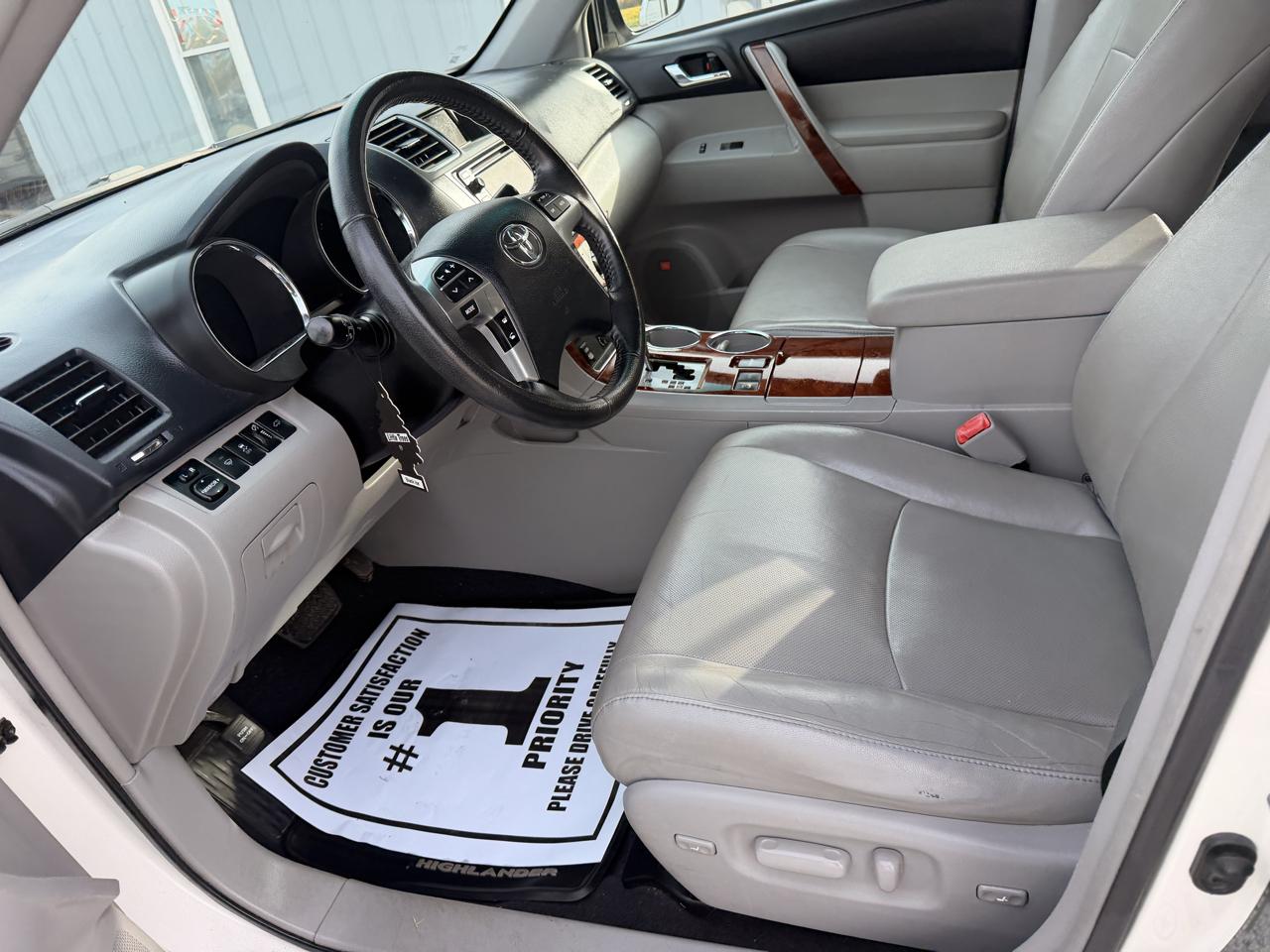 Toyota Highlander 4WD 4dr V6 Limited (Natl) 2013