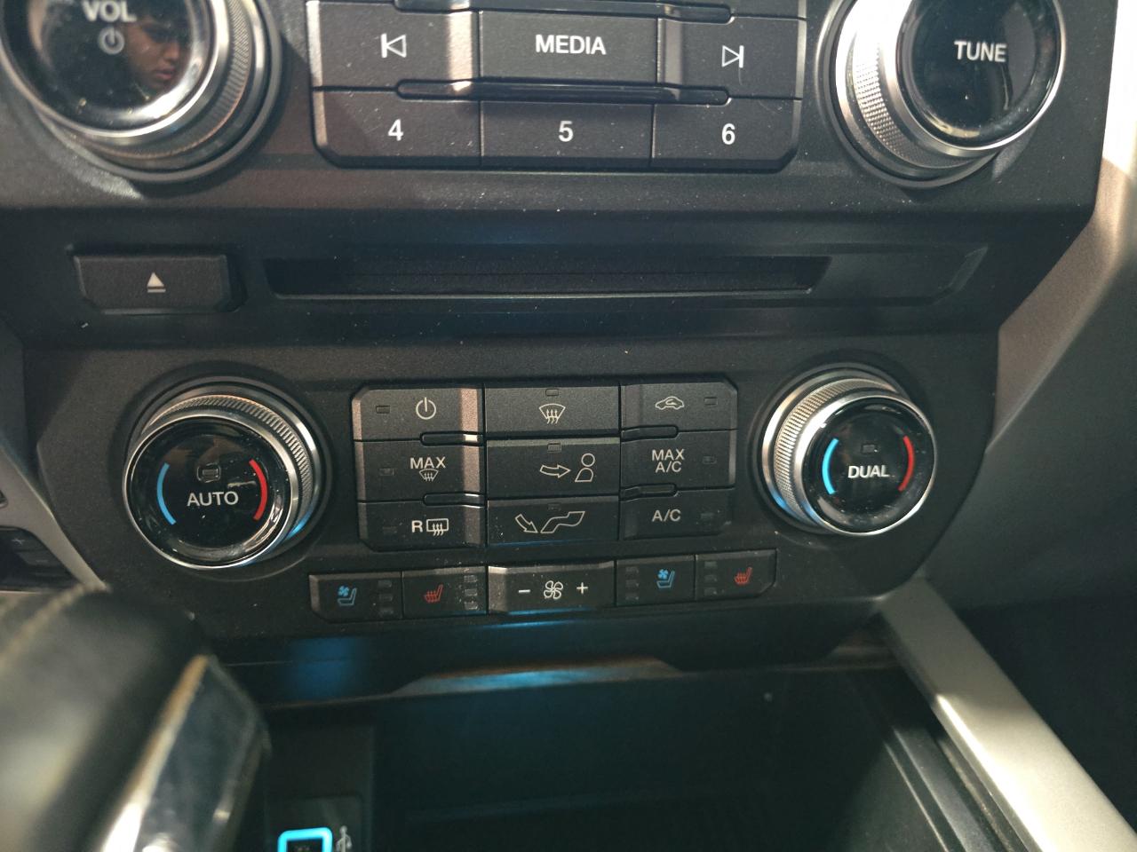 Ford F-150 Lariat SuperCrew 4WD 2018