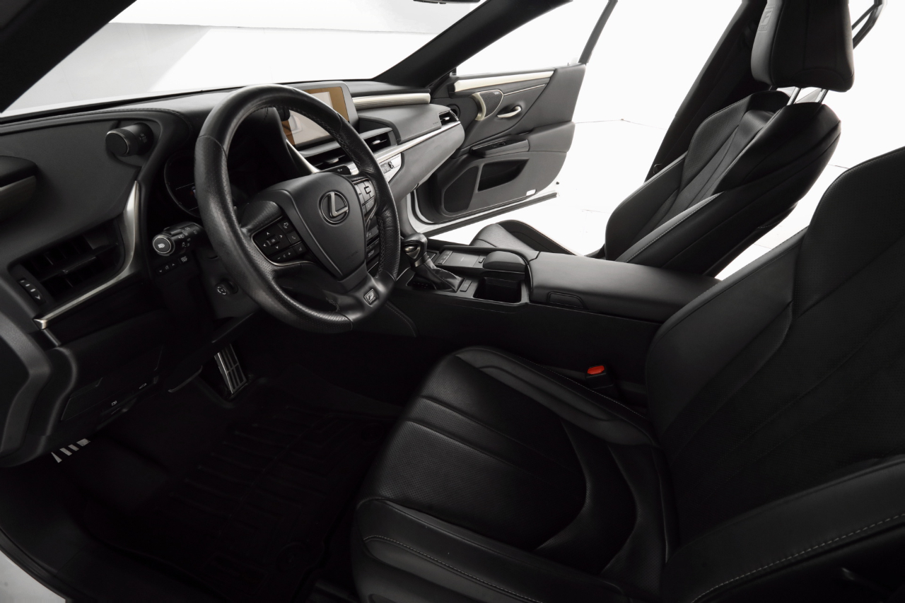 Lexus ES 350 F SPORT 2021