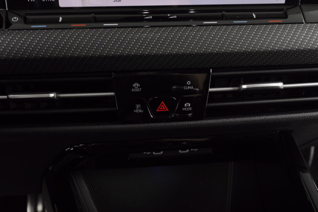 Volkswagen Golf R Base 6M 2024