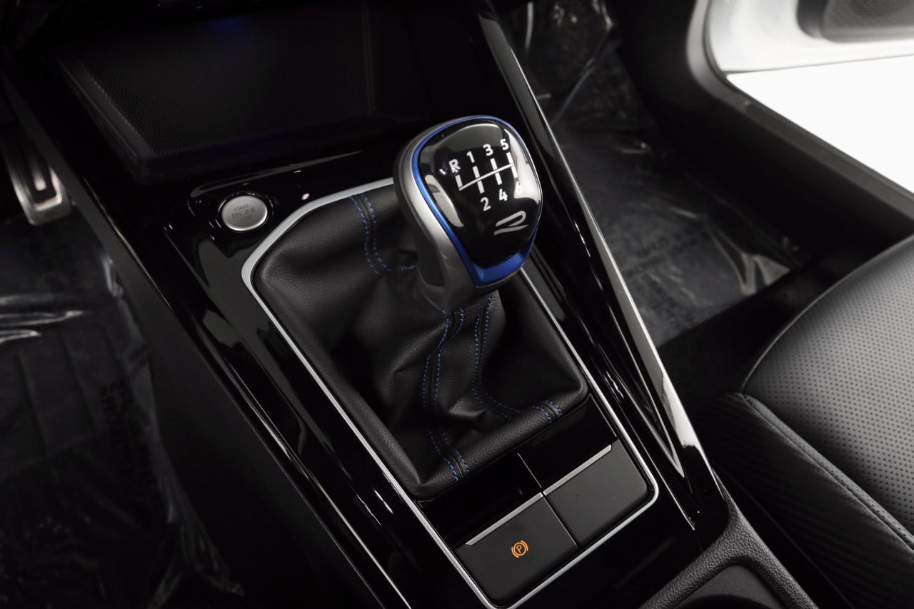 Volkswagen Golf R Base 6M 2024