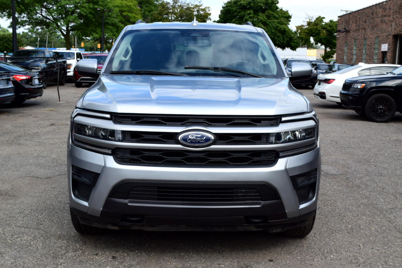 2022 Ford Expedition XLT photo 2