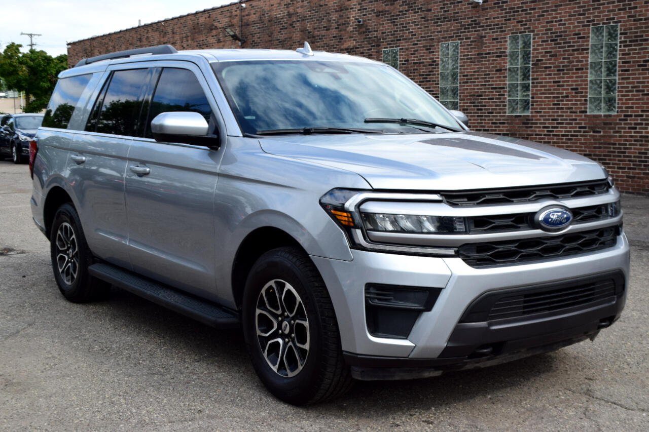 2022 Ford Expedition XLT photo 3