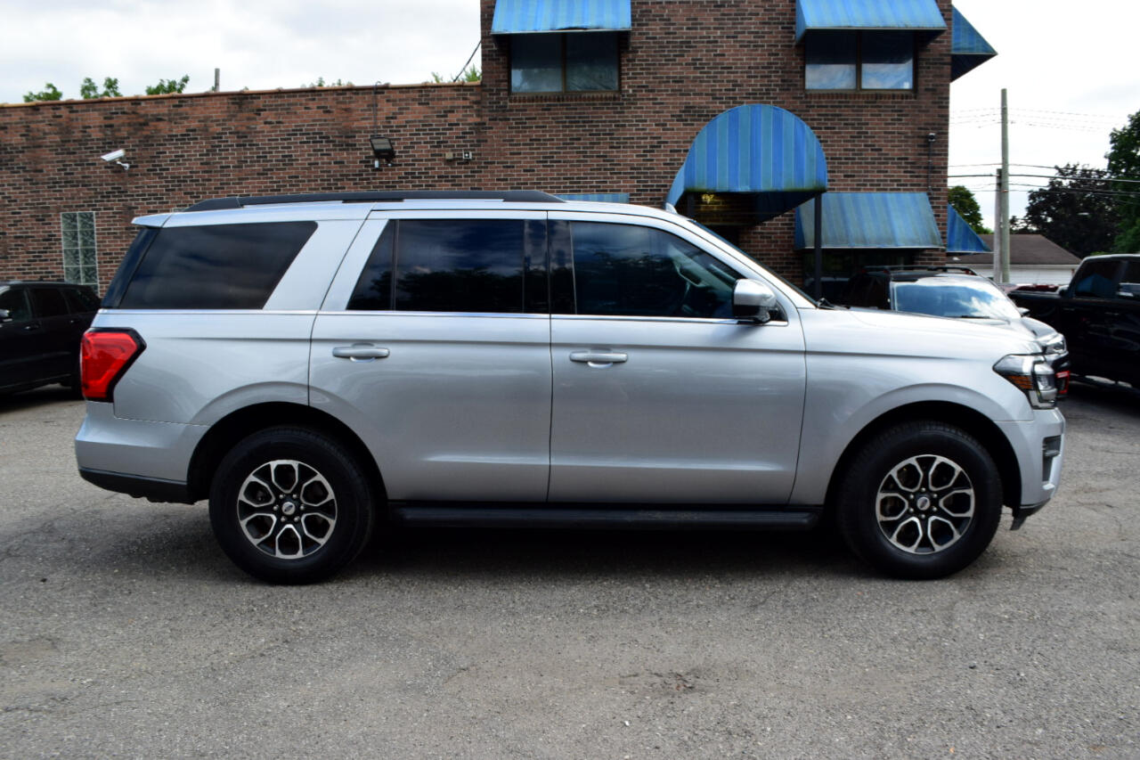 2022 Ford Expedition XLT photo 4