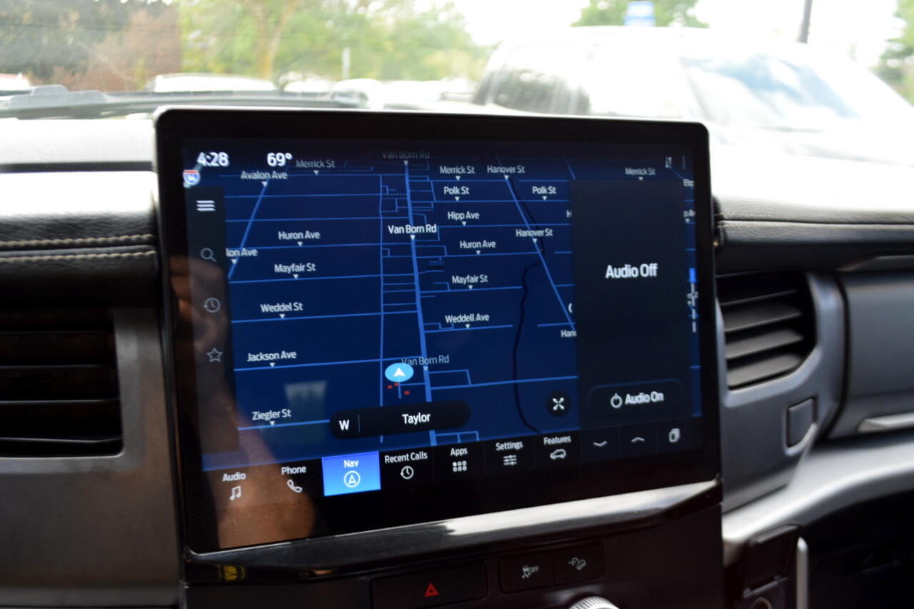 2022 Ford Expedition XLT photo 22