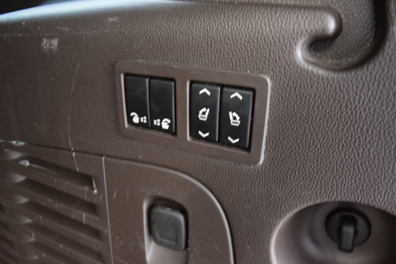 GMC Yukon XL Denali 2017