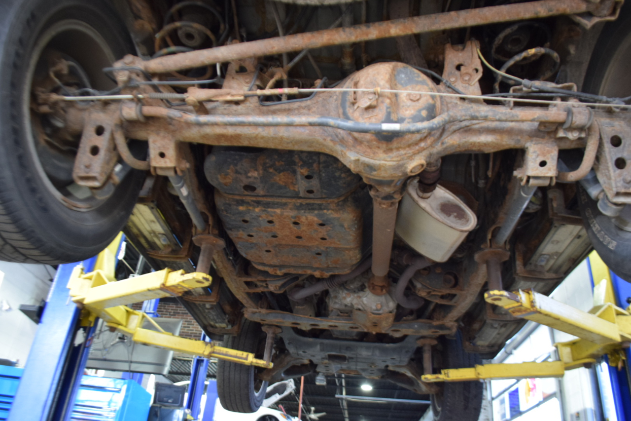 Lexus LX 470 4dr SUV 2004 Lexus LX 470 4dr SUV 2004