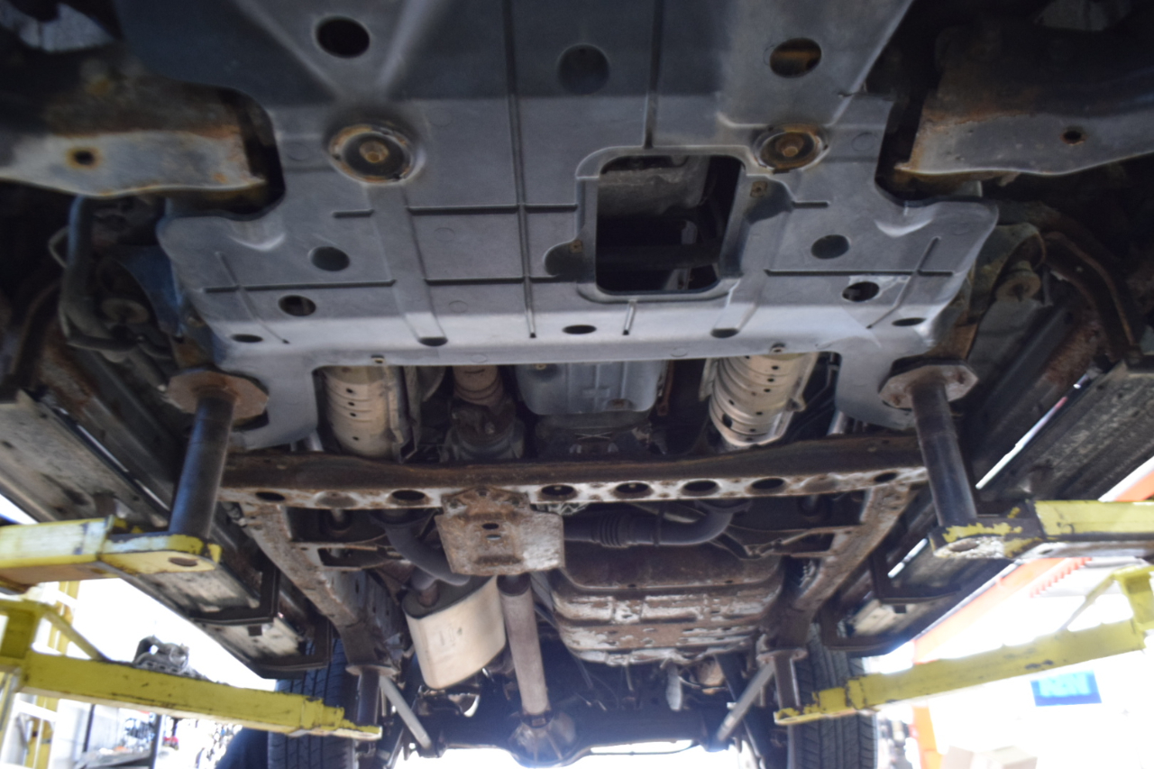 Lexus LX 470 4dr SUV 2004 Lexus LX 470 4dr SUV 2004