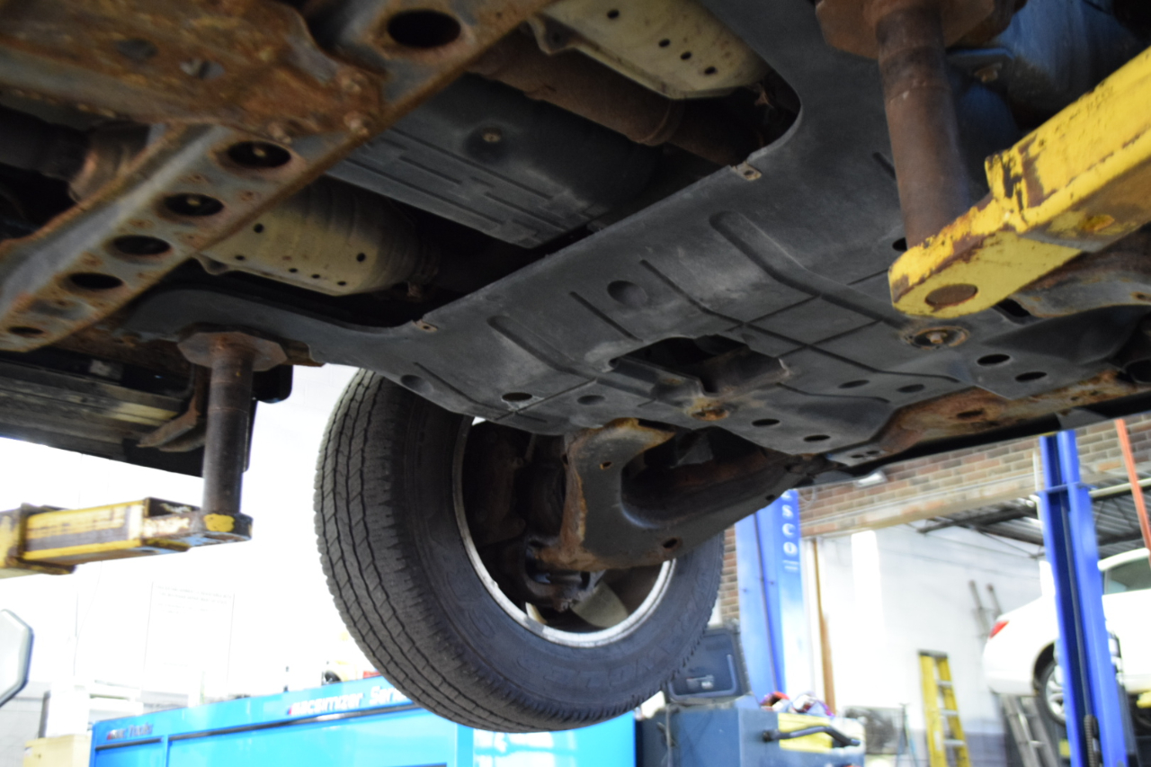 Lexus LX 470 4dr SUV 2004 Lexus LX 470 4dr SUV 2004