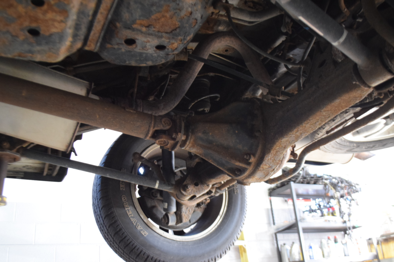 Lexus LX 470 4dr SUV 2004 Lexus LX 470 4dr SUV 2004