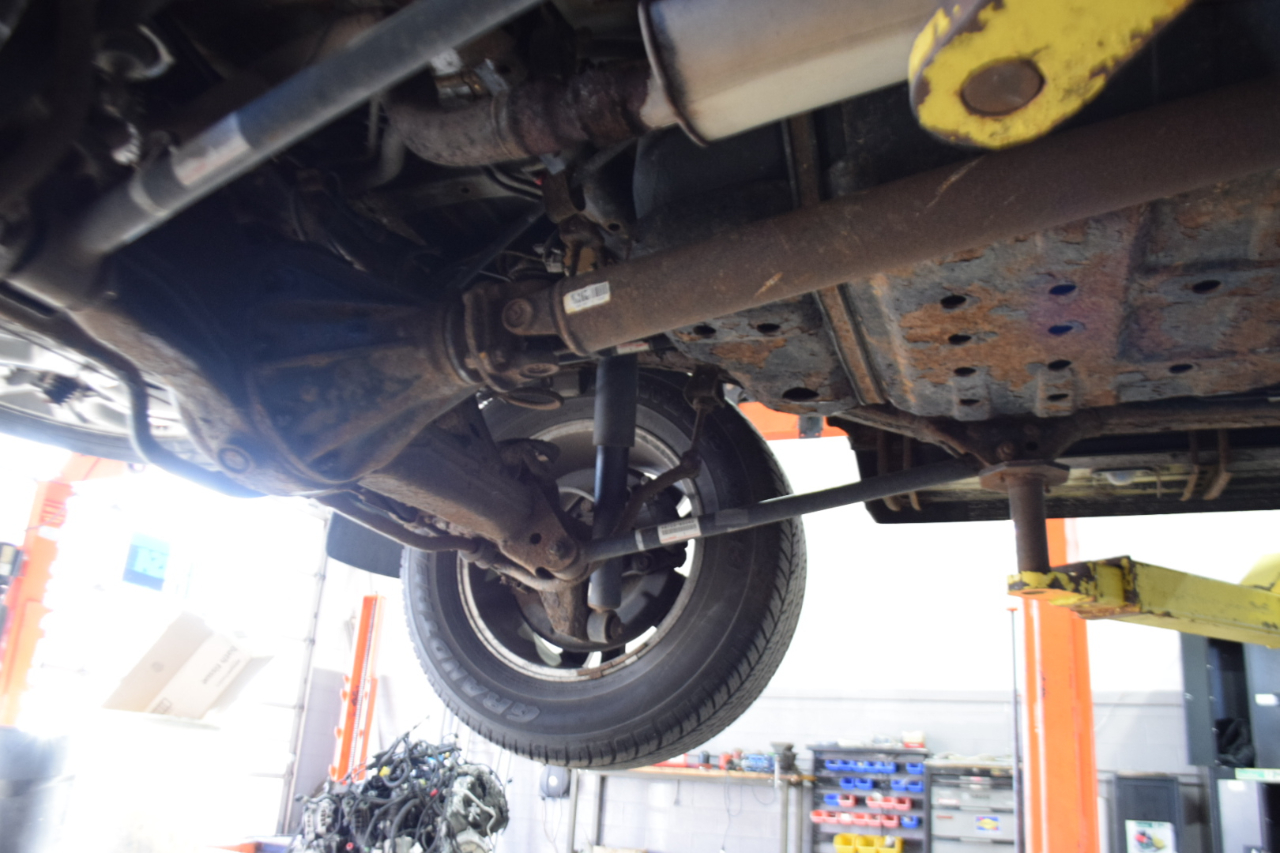 Lexus LX 470 4dr SUV 2004 Lexus LX 470 4dr SUV 2004