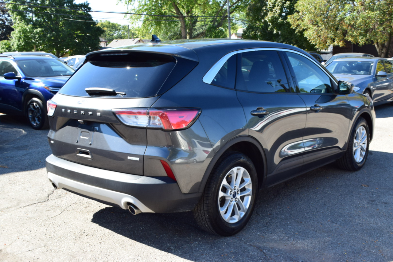 2020 Ford Escape SE photo 5