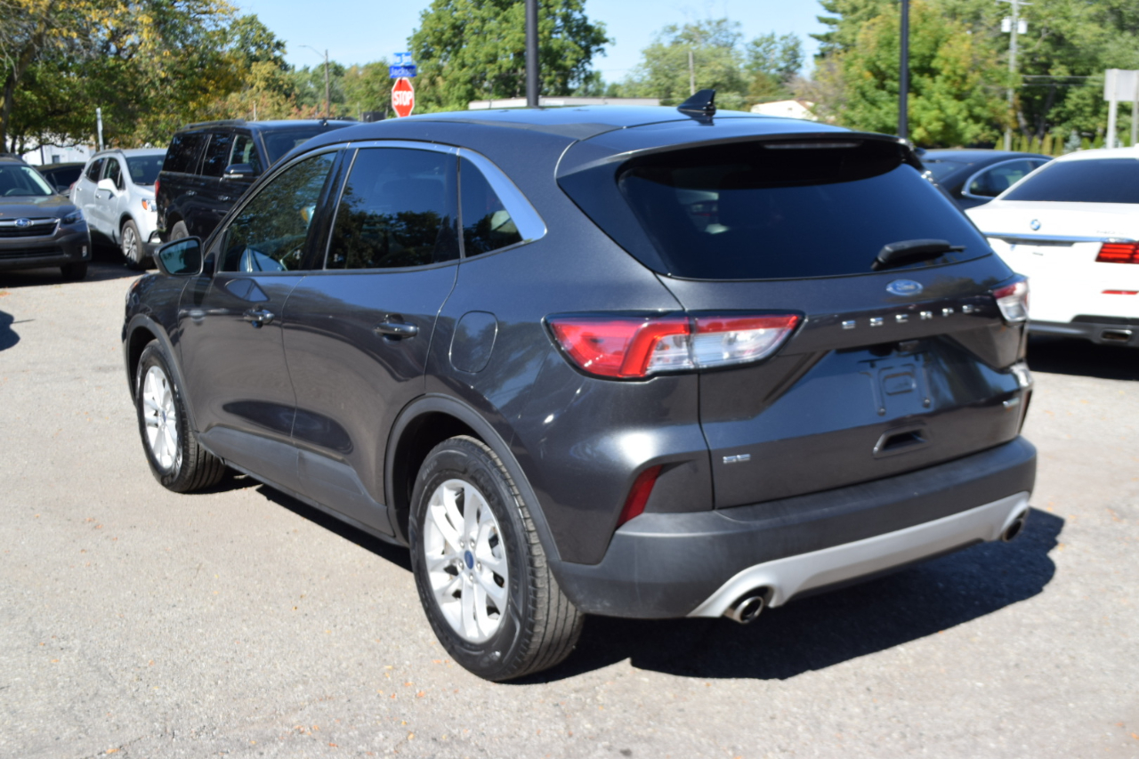 2020 Ford Escape SE photo 7