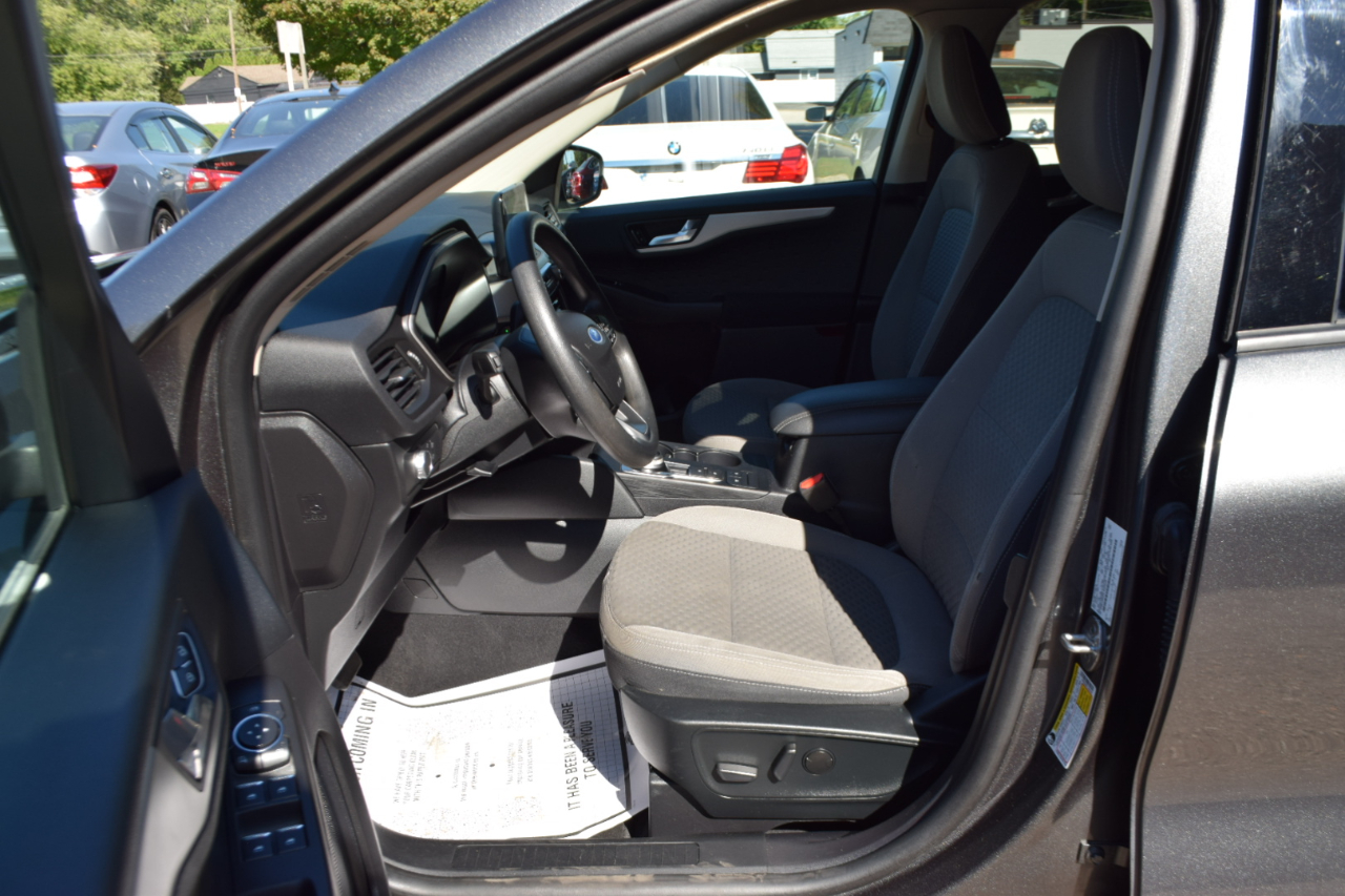 2020 Ford Escape SE photo 24