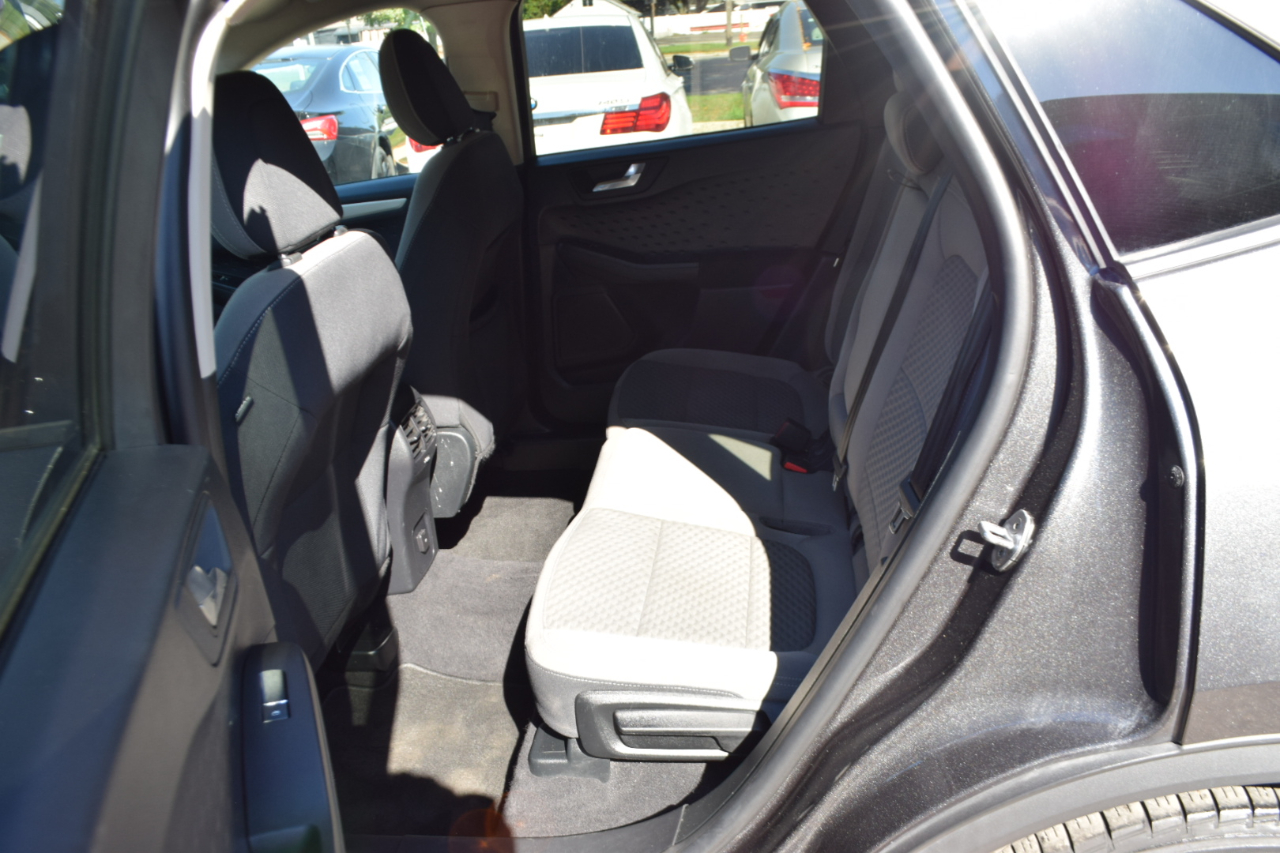 2020 Ford Escape SE photo 25
